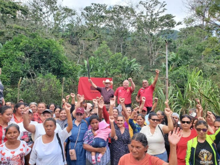 INA entrega tierra a más de 150 mujeres en El Paraíso y se benefician mil familias